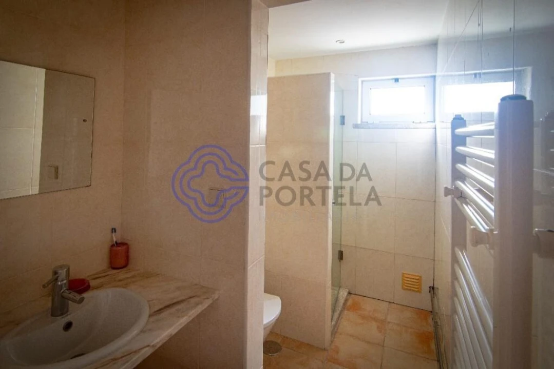 Moradia T7 para Venda em Gondarem Foto 27