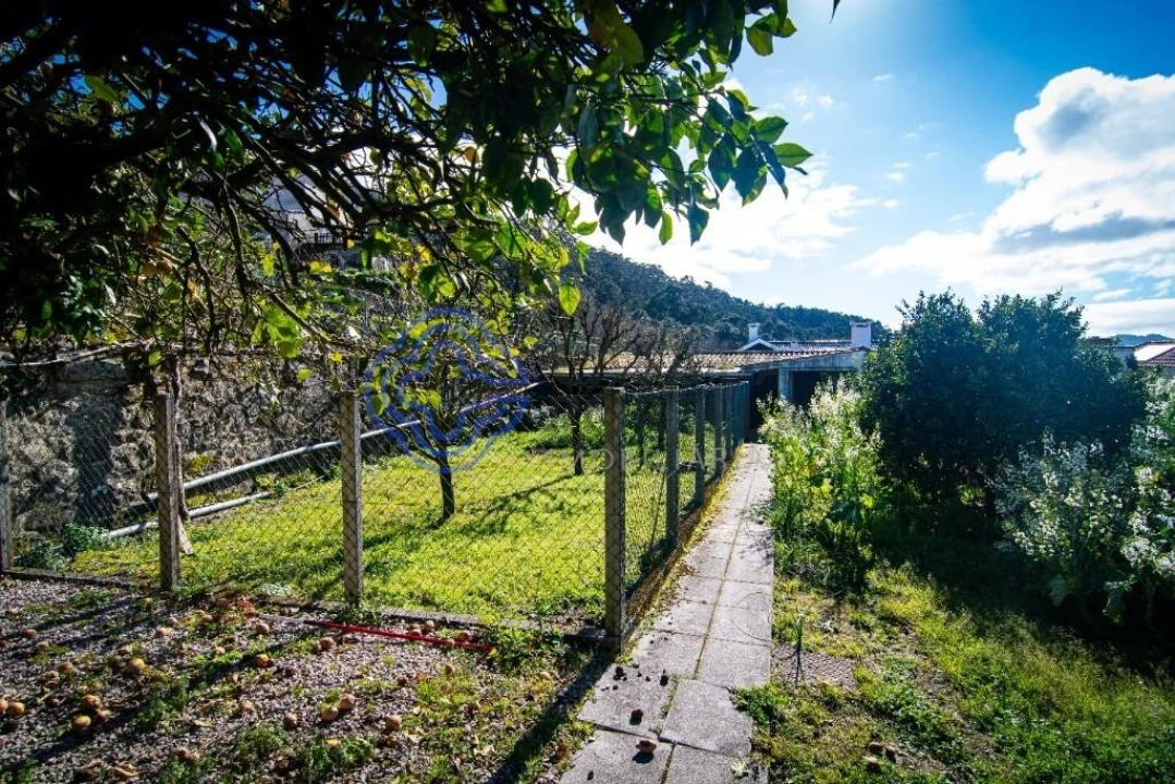 Moradia T7 para Venda em Gondarem Foto 59