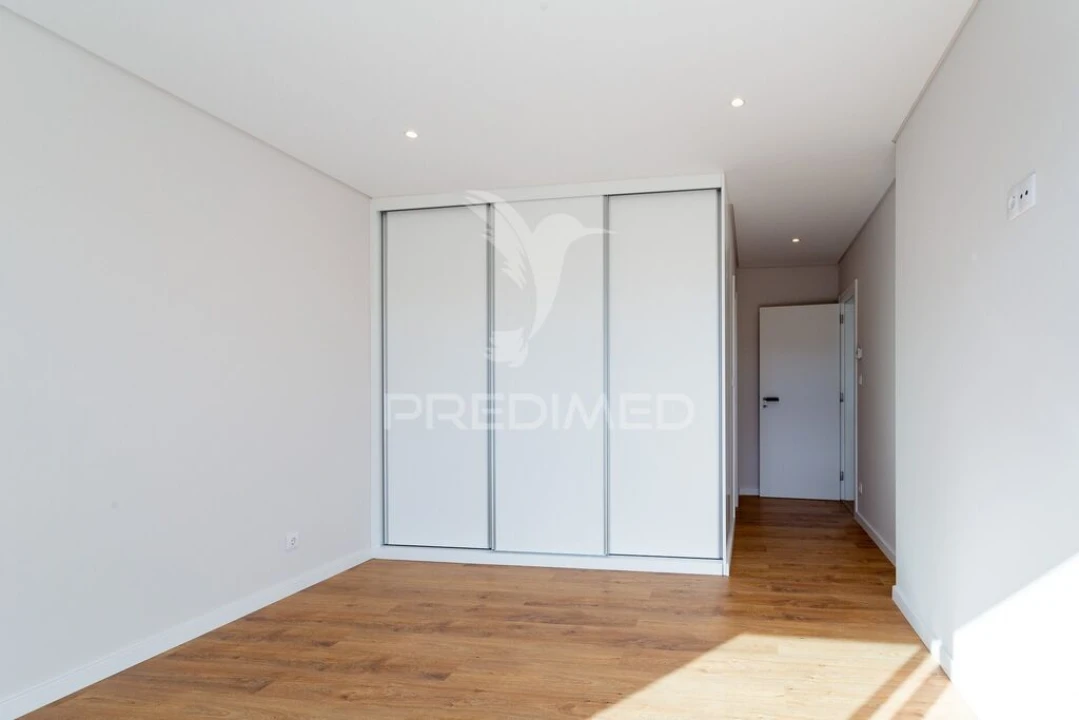 Moradia T3 para Venda em Barcarena Foto 5