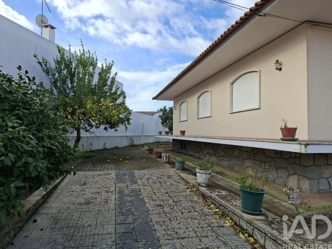 Moradia T3 para Venda em Vale de Cavalos Foto 38