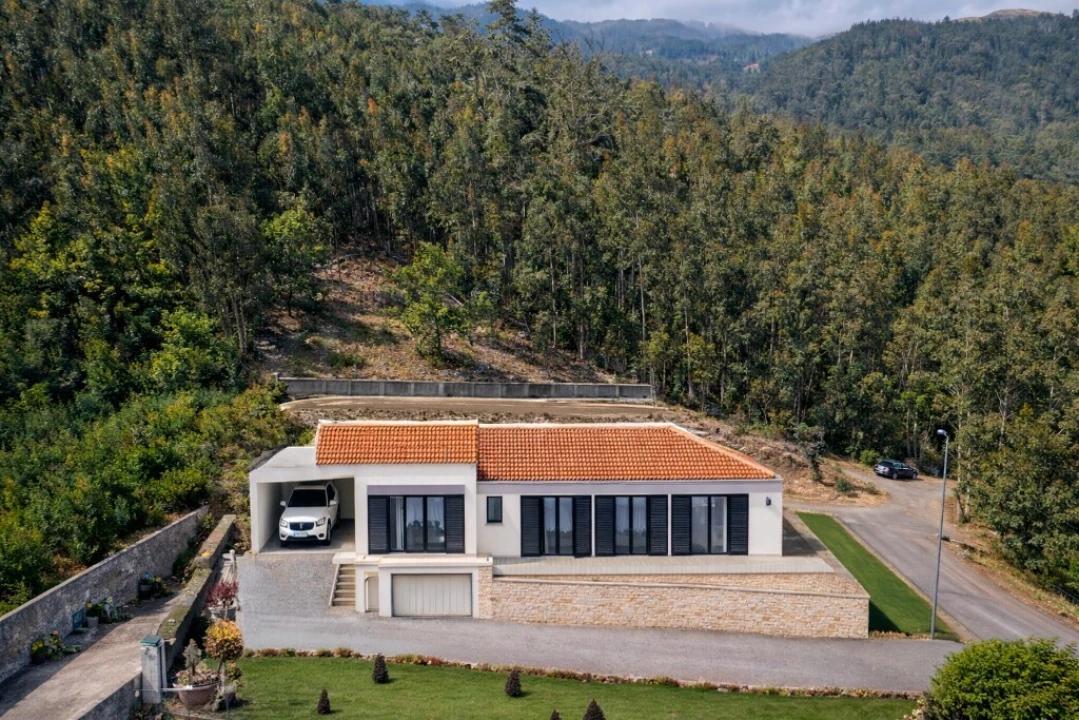 Terreno para Venda em Camacha Foto 1