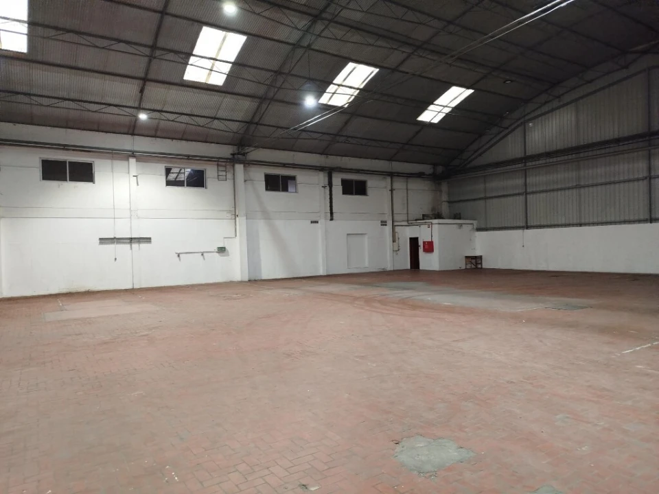 Armazém para Arrendamento em Almargem do Bispo, Pêro Pinheiro e Montelavar Foto 2