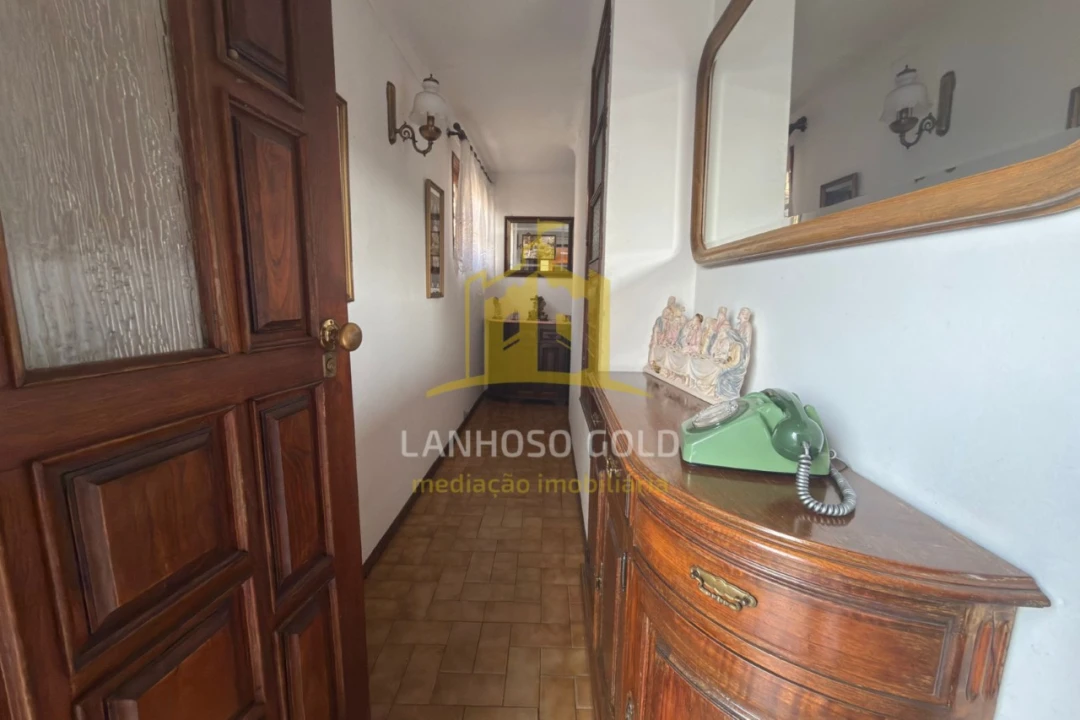 Moradia T4 para Venda em Sobradelo da Goma Foto 8