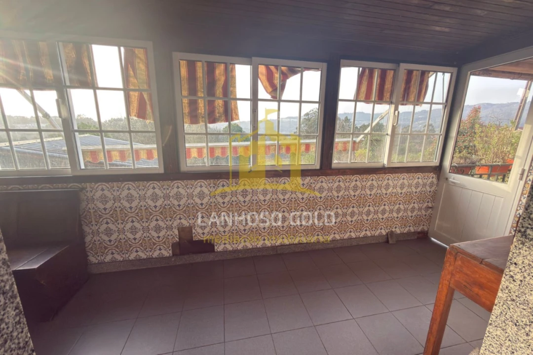 Moradia T4 para Venda em Sobradelo da Goma Foto 11