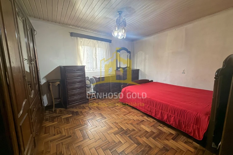 Moradia T4 para Venda em Sobradelo da Goma Foto 7