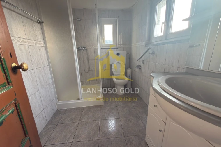 Moradia T4 para Venda em Sobradelo da Goma Foto 10