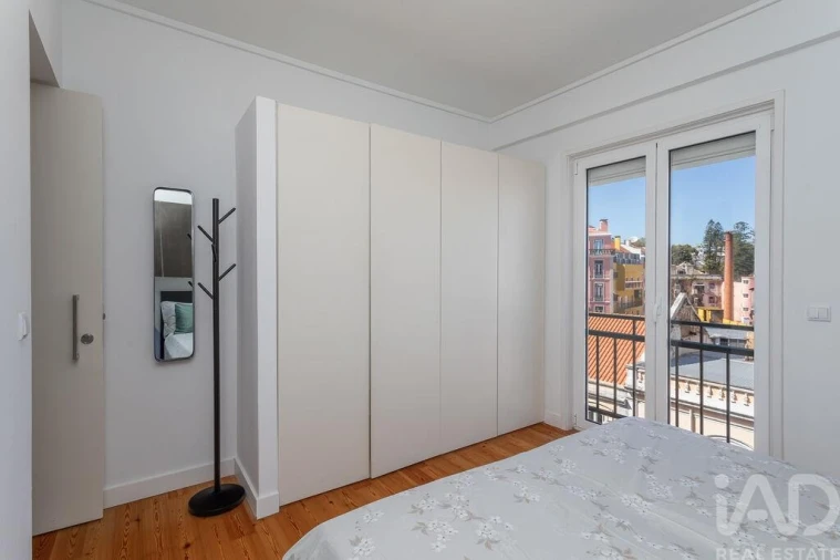 Apartamento T1 para Arrendamento em Santo António Foto 11