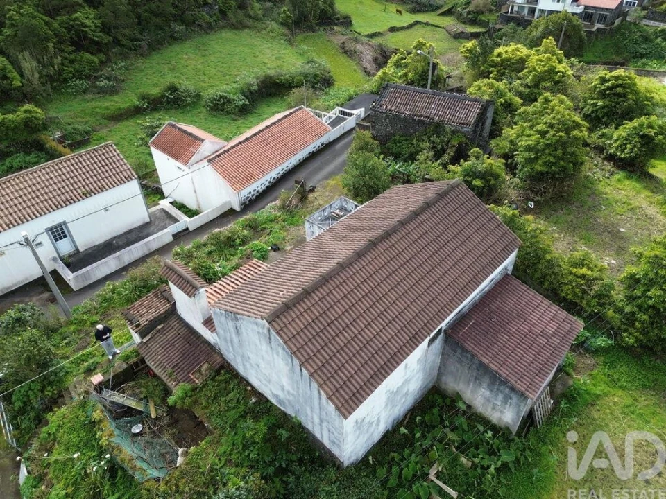 Moradia para Venda em Lajes do Pico Foto 11