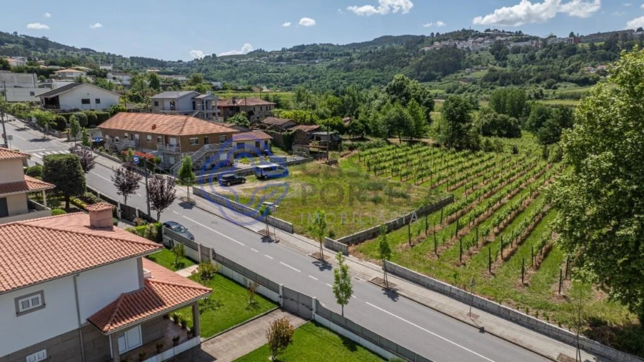 Terreno para Venda em Atães e Rendufe Foto 12
