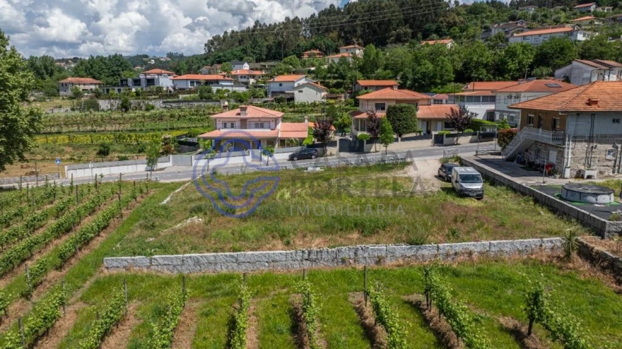 Terreno para Venda em Atães e Rendufe Foto 16