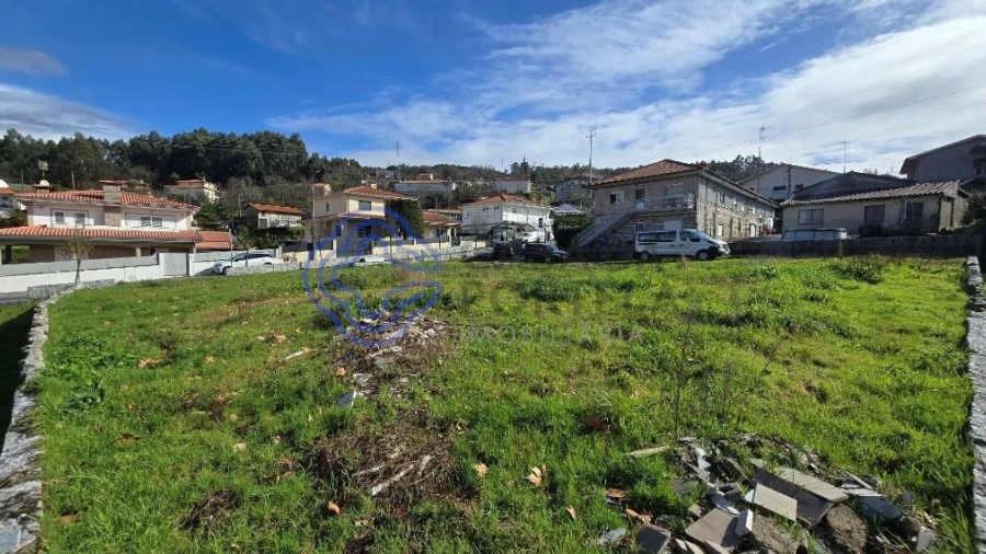 Terreno para Venda em Atães e Rendufe