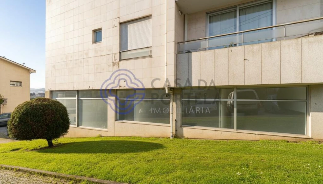 Loja para Venda em Paredes Foto 2