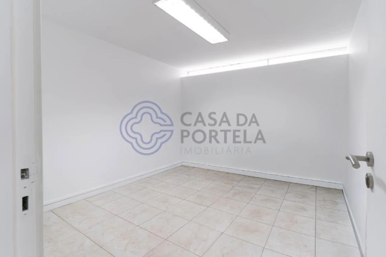 Loja para Venda em Paredes Foto 11