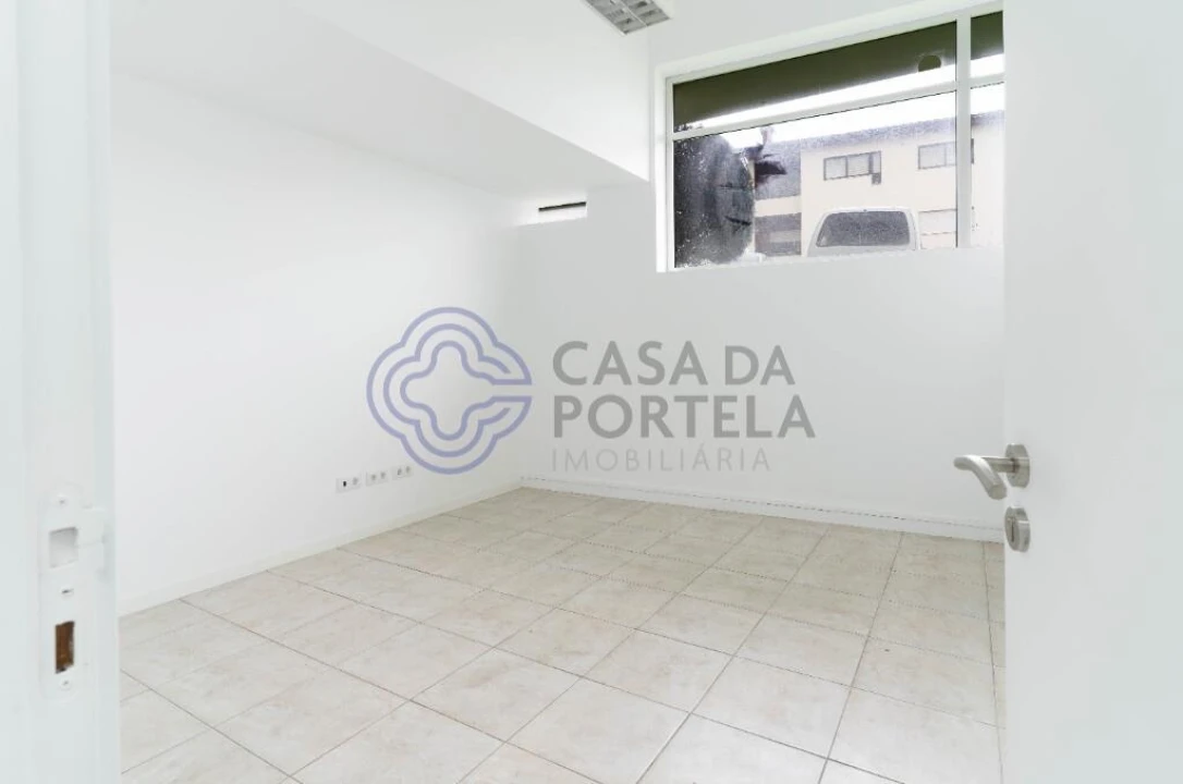 Loja para Venda em Paredes Foto 9