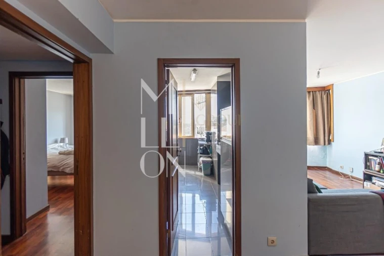 Apartamento T1 para Venda em Lordelo do Ouro e Massarelos Foto 3