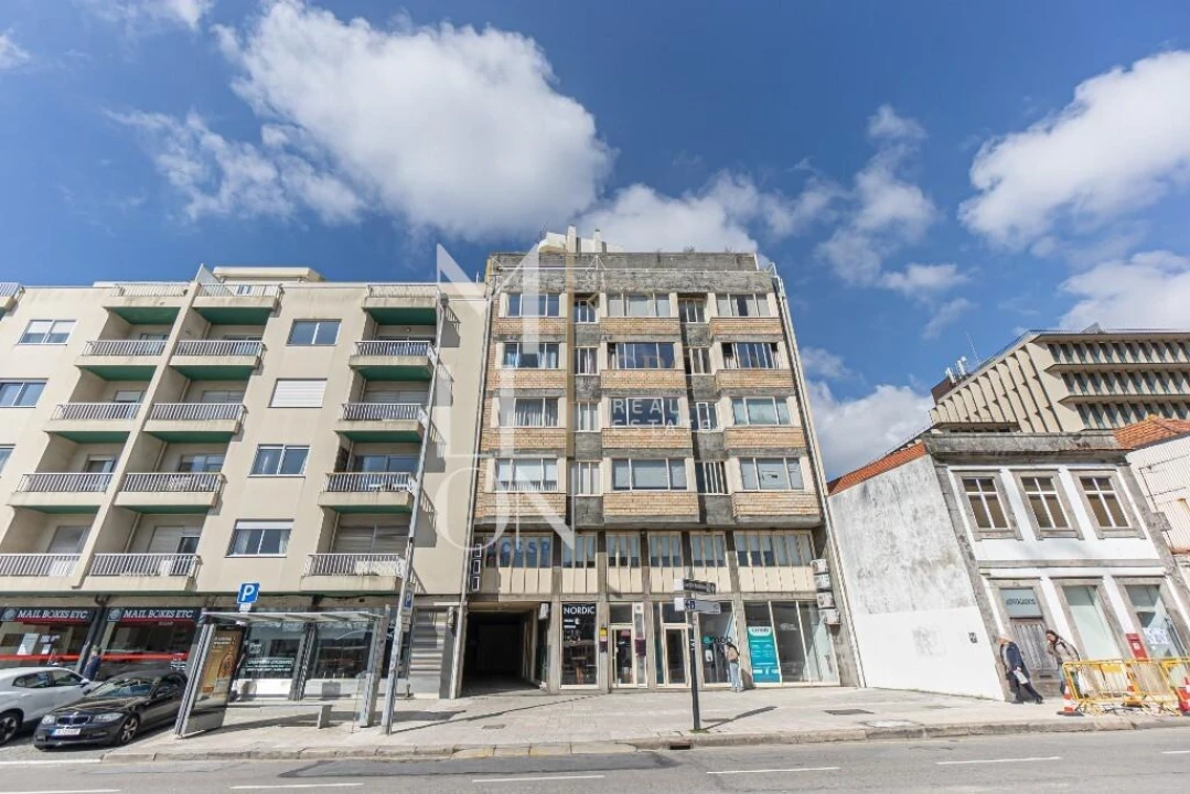 Apartamento T1 para Venda em Lordelo do Ouro e Massarelos Foto 11