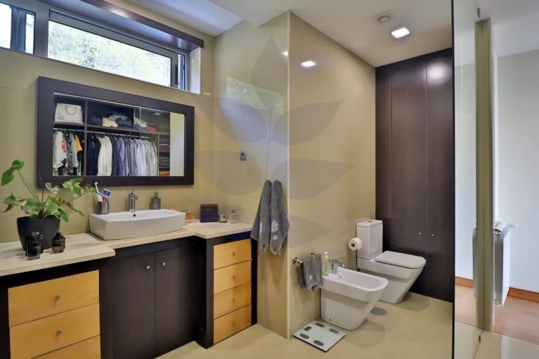 Moradia T4 para Venda em Areosa Foto 84