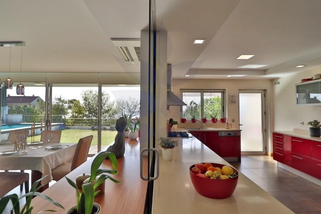 Moradia T4 para Venda em Areosa Foto 4