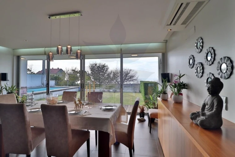 Moradia T4 para Venda em Areosa Foto 53