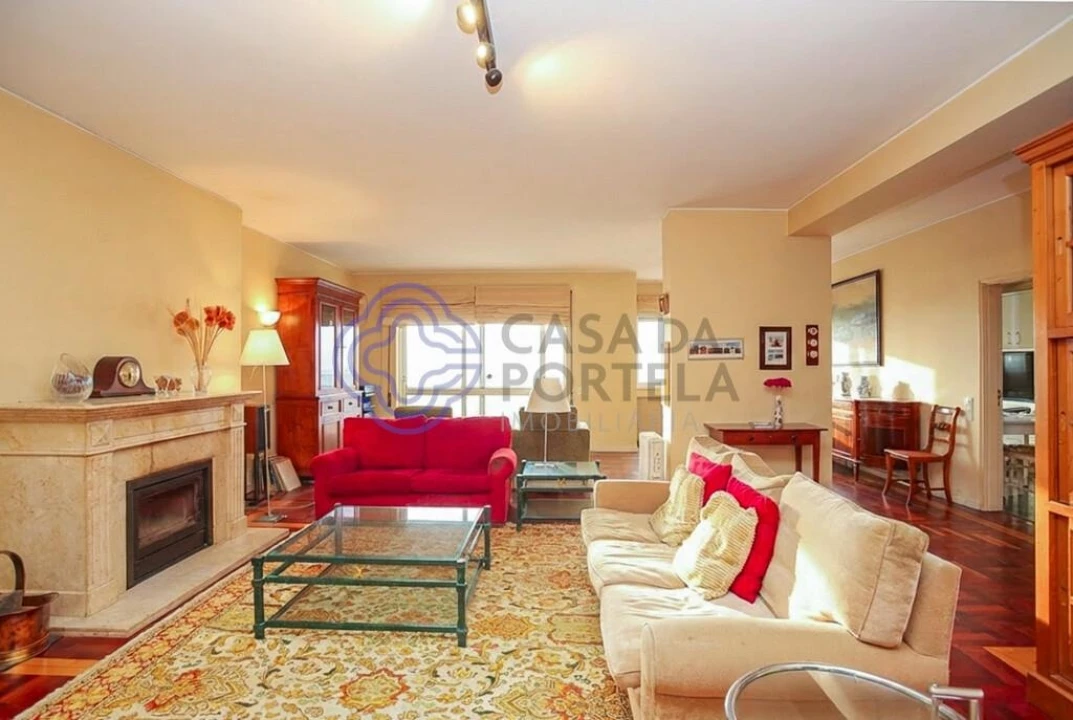 Apartamento T4 para Venda em Aldoar, Foz do Douro e Nevogilde Foto 1