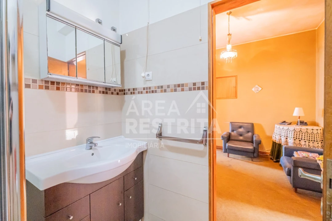 Apartamento T2 para Venda em Amora Foto 23