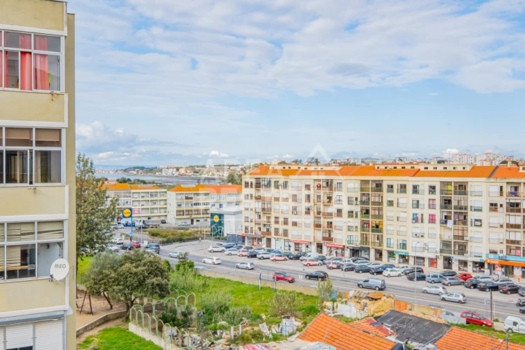 Apartamento T2 para Venda em Amora Foto 5