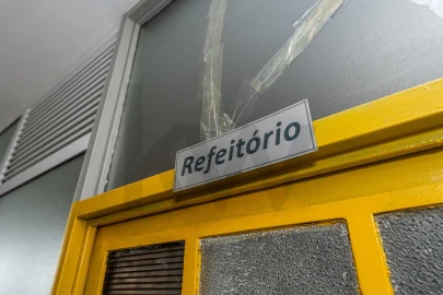 Armazém para Trespasse em Grijó e Sermonde