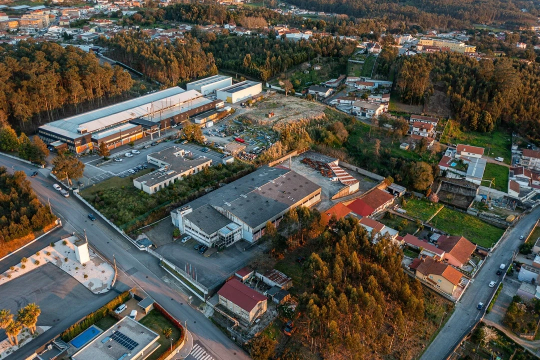 Armazém para Trespasse em Grijó e Sermonde Foto 3