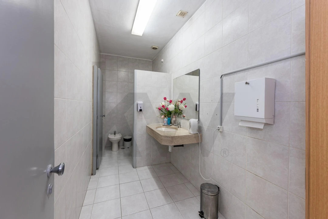 Armazém para Venda em Grijó e Sermonde Foto 29