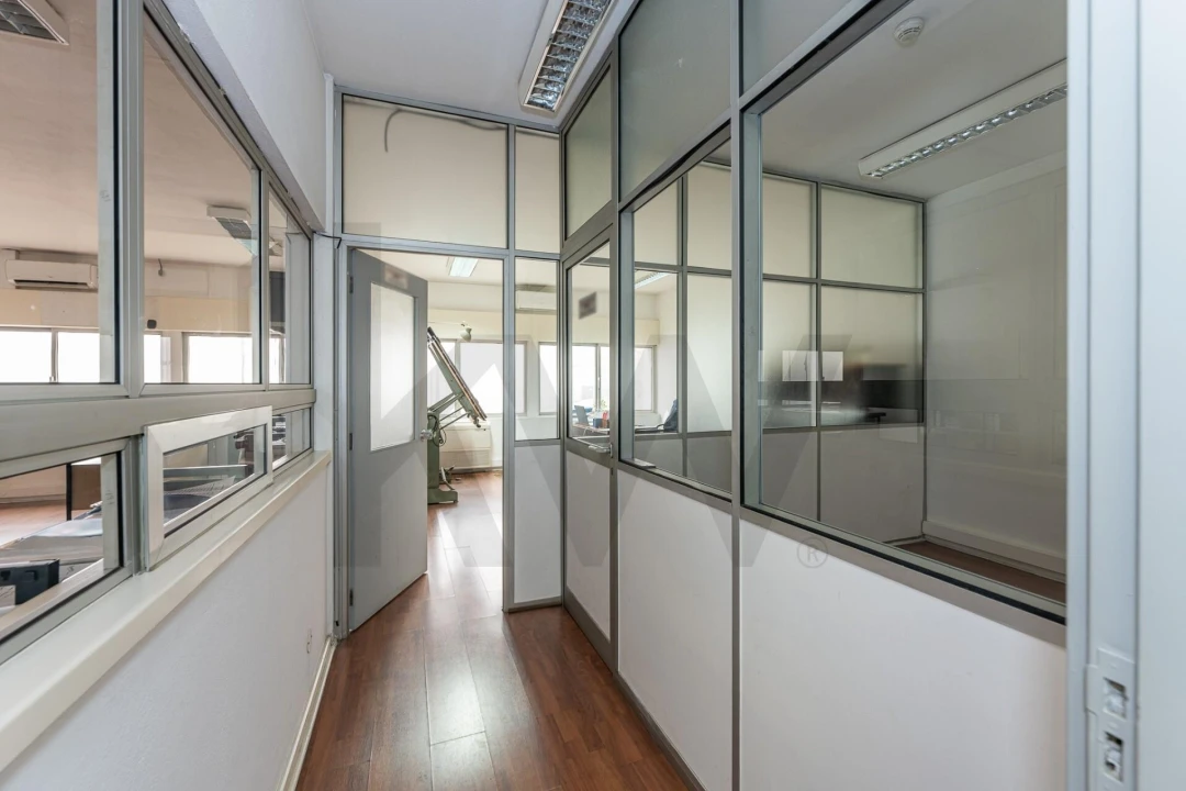 Armazém para Venda em Grijó e Sermonde Foto 25