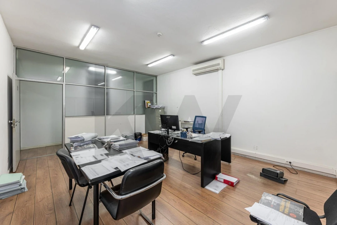 Armazém para Venda em Grijó e Sermonde Foto 32