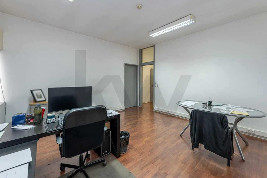 Armazém para Venda em Grijó e Sermonde Foto 14