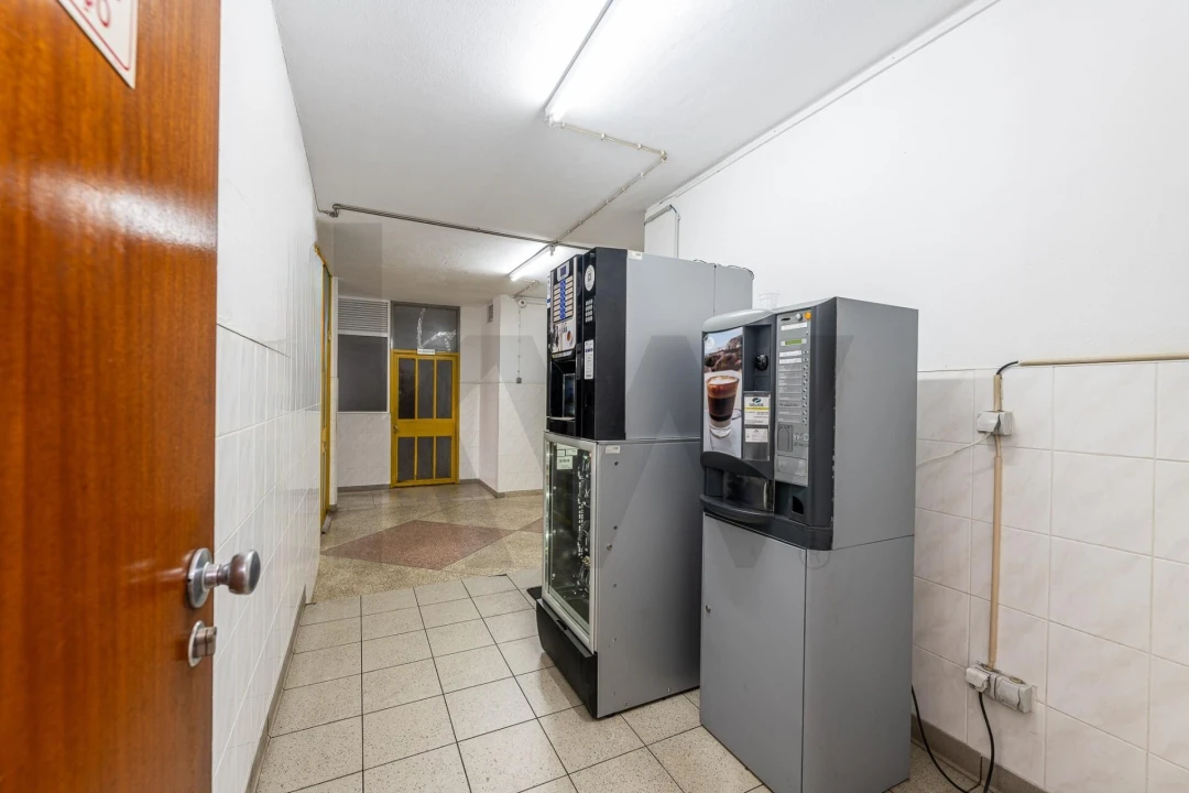 Armazém para Venda em Grijó e Sermonde Foto 38