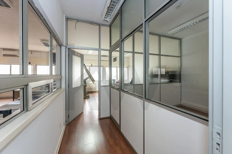 Armazém para Venda em Grijó e Sermonde Foto 25