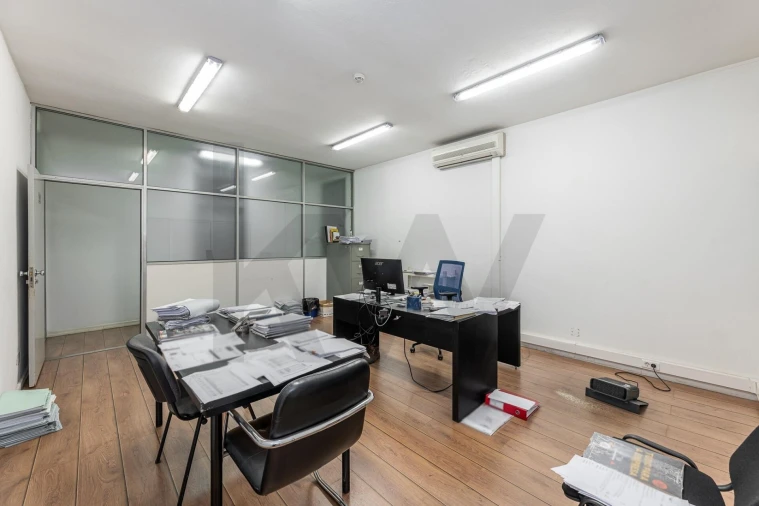 Armazém para Venda em Grijó e Sermonde Foto 32