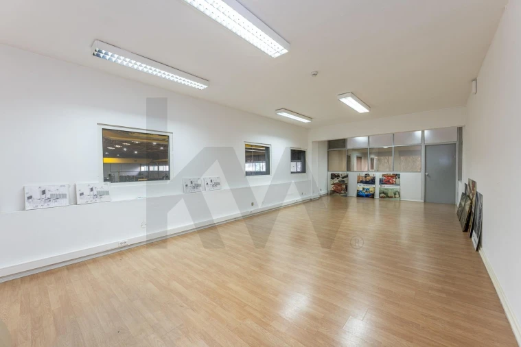 Armazém para Venda em Grijó e Sermonde Foto 20