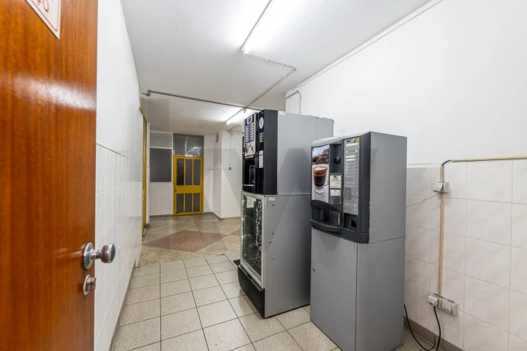 Armazém para Venda em Grijó e Sermonde Foto 38