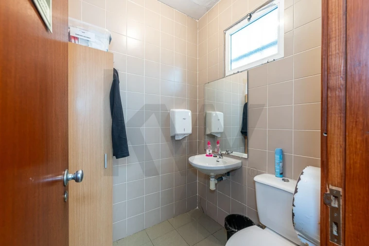 Armazém para Venda em Grijó e Sermonde Foto 36