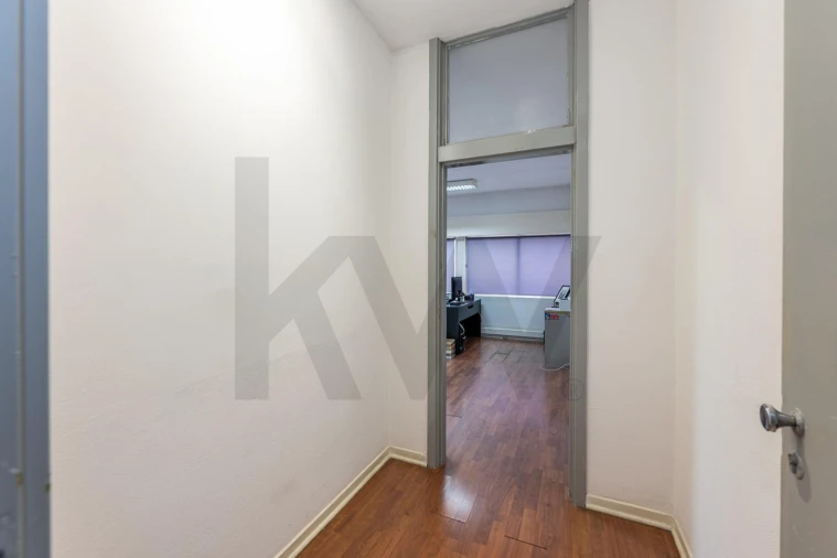 Armazém para Venda em Grijó e Sermonde Foto 12