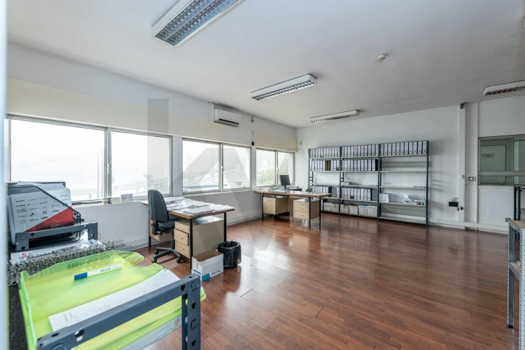 Armazém para Venda em Grijó e Sermonde Foto 15