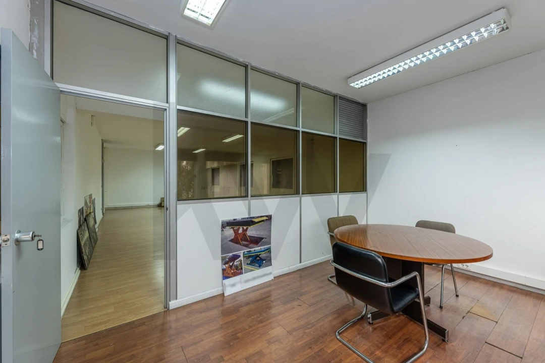 Armazém para Venda em Grijó e Sermonde Foto 23