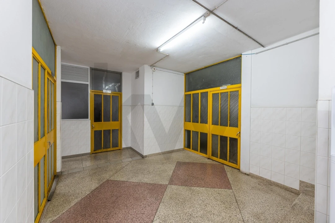 Armazém para Venda em Grijó e Sermonde Foto 35