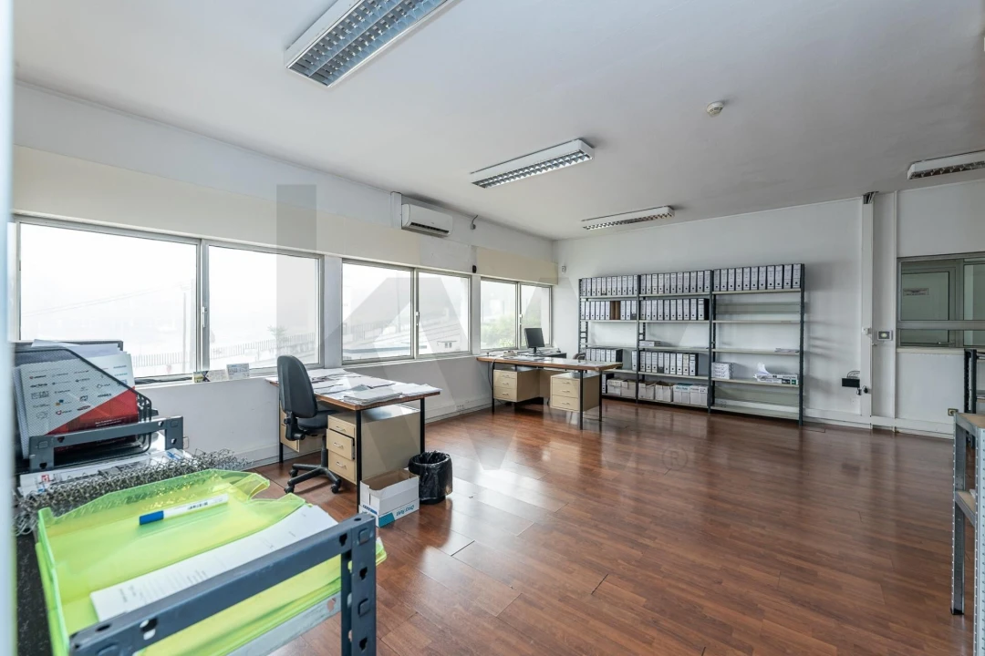 Armazém para Venda em Grijó e Sermonde Foto 15