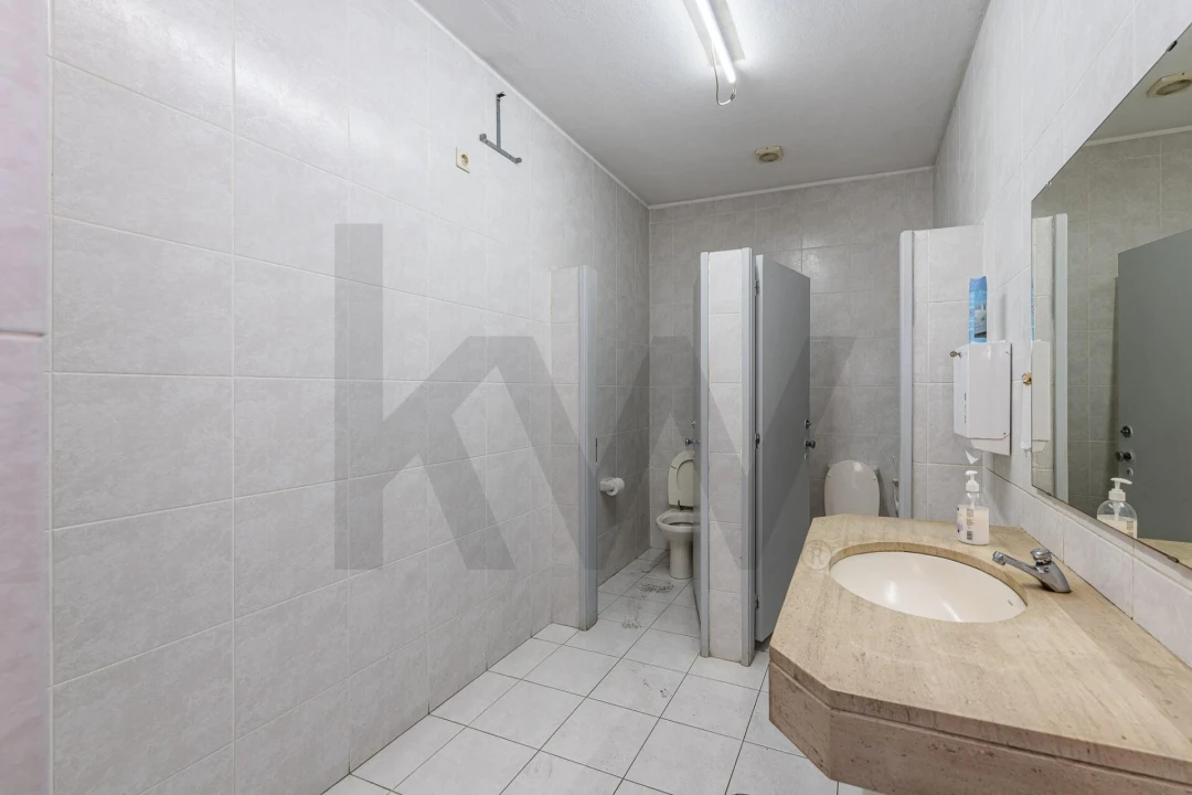 Armazém para Venda em Grijó e Sermonde Foto 28