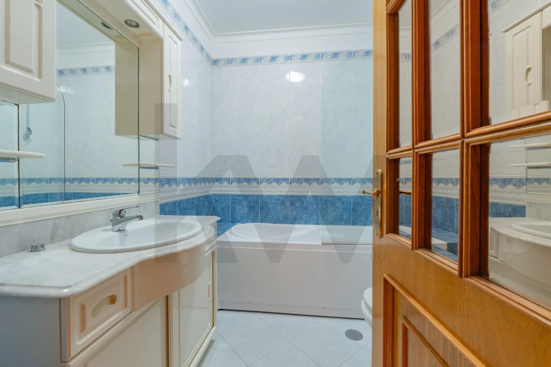 Apartamento T2 para Venda em Barcarena Foto 14