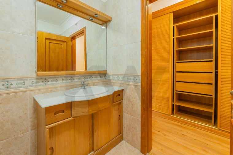 Apartamento T2 para Venda em Barcarena Foto 19