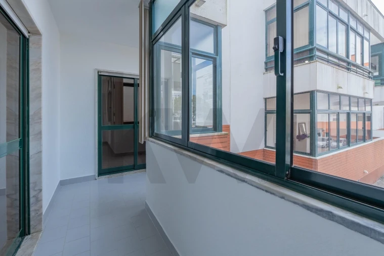 Apartamento T2 para Venda em Barcarena Foto 28