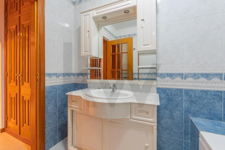 Apartamento T2 para Venda em Barcarena Foto 15