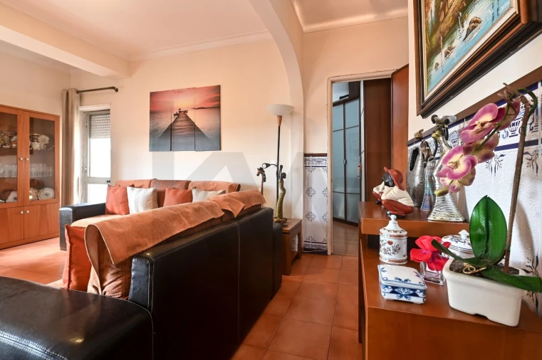 Apartamento T3 para Venda em Massamá e Monte Abraão Foto 3