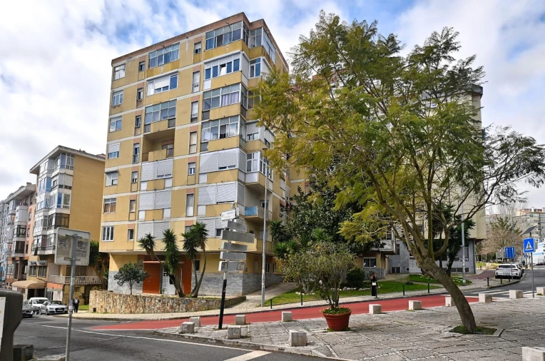 Apartamento T3 para Venda em Massamá e Monte Abraão Foto 21